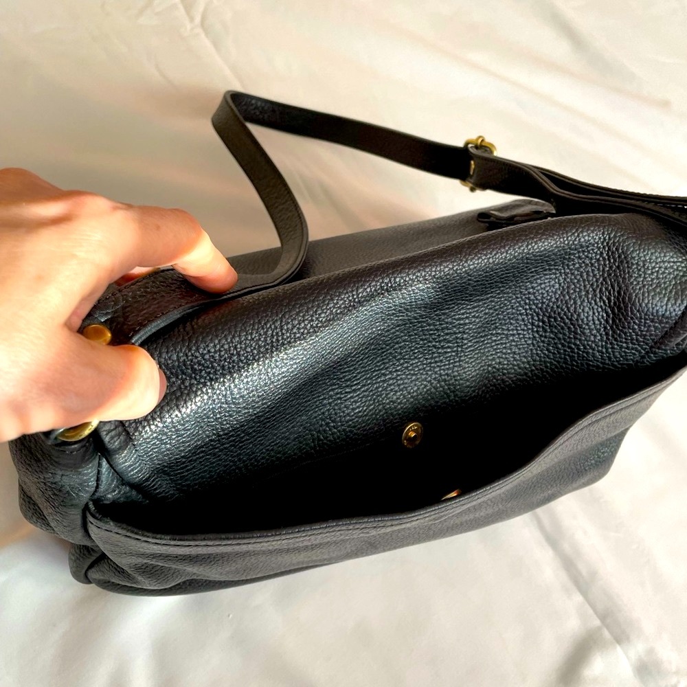 Liz Claiborne Black Leather Crossbody Shoulder Bag - Picture 4 of 14